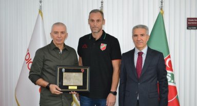 Karşıyaka Medical Point'te Gökhan Öner, galibiyetle başladı