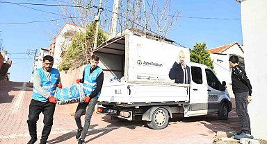 Menemen'de ihtiyaç sahiplerine 100 bin çuval kömür
