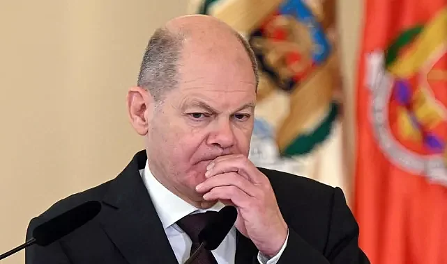 Scholz'a güven dibe çakıldı