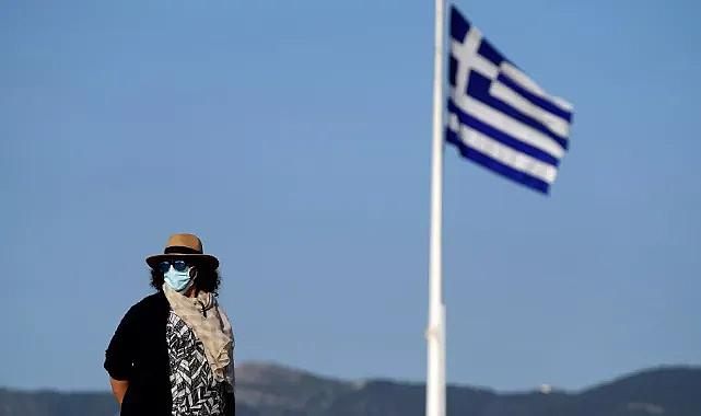 Yunanistan'da Kovid-19 ve grip vakalarında artış: Maske takılması önerildi