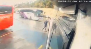 15 Temmuz Demokrasi Otogarı'nda iki otobüs böyle çarpıştı