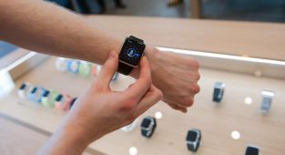 Apple, saatlerde kandaki oksijen seviyesini ölçme özelliği kaldırıldı