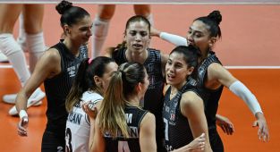 Beşiktaş Ayos PTT'yi yendi
