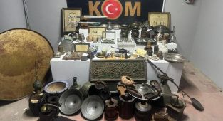 Bursada bir evden 620 adet tarihi eser ele geçirildi