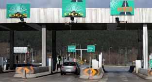 Çantasındaki HGS etiketinden otoyol ücreti kesildi