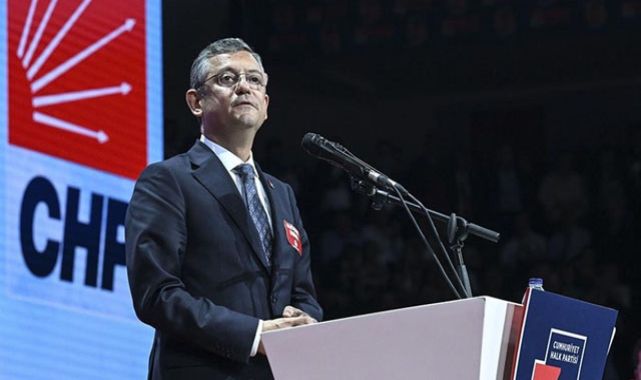 CHP Genel Başkanı Özgür Özel, Elazığ'da partililerle buluştu