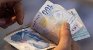 Emeklilere yüzde 49,25 zam Meclis'te kabul edildi