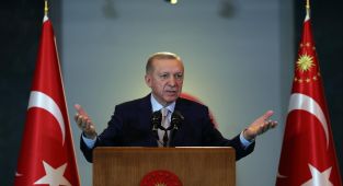 Erdoğan: Türkiye ne zaman kritik yol ayrımına gelse kirli senaryolar devreye sokuluyor