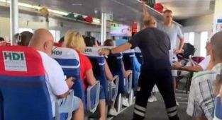 Feribot seferlerine fırtına engeli