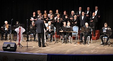 İzmir Narlıdere'de keyifli konser