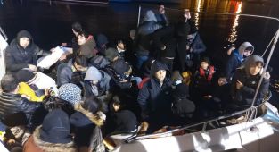 İzmir’de 158 düzensiz göçmen kurtarıldı