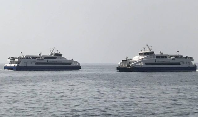 İzmir'de arabalı vapur seferleri tekrar başladı