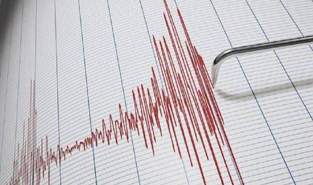 İzmir'de korkutan deprem