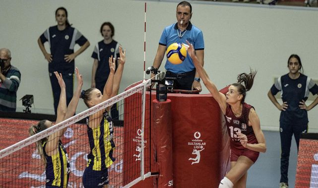 Kadınlar voleybolunda derbi heyecanı
