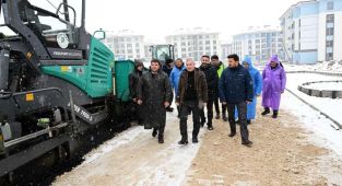 Malatya'da deprem konutlarının yol yapım çalışması devam ediyor