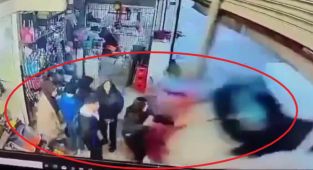 Minibüs markete daldı: 5 yaralı