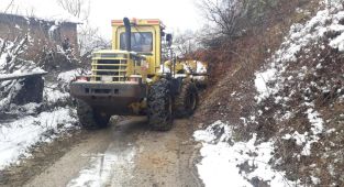 Mudurnu'da heyelan nedeniyle kapanan mahalle yolu ulaşıma açıldı