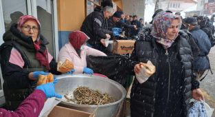 Sakarya'daki festivalde yaklaşık 1 ton hamsi dağıtıldı
