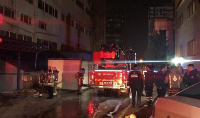 Ümraniye'de 5 katlı metruk binada yangın