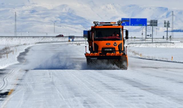 Van ve Bitlis'te 124 yerleşim birimine ulaşım sağlanamıyor