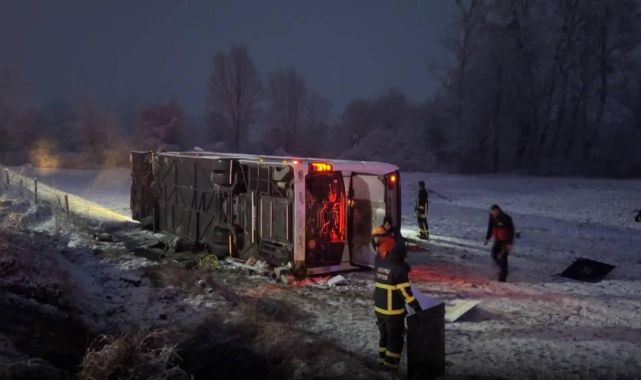 Yolcu otobüsü devrildi: 6 kişi hayatını kaybetti, 33 yaralı