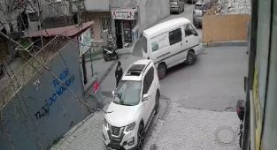 AK Parti'nin seçim çalışması sırasındaki silahlı saldırının yeni görüntüleri ortaya çıktı