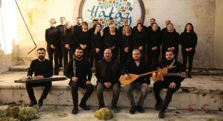Antakya Medeniyetler Korosu acının müziğini yapıyor