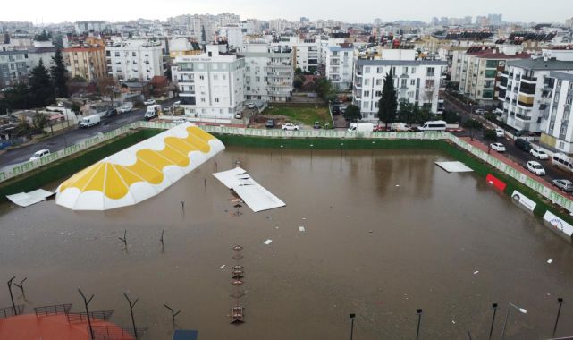 Antalya'daki şiddetli yağışlarda 3 bin 862 binada su baskını yaşandı