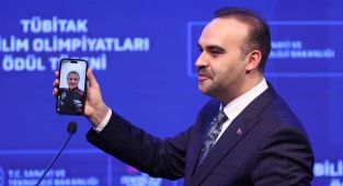 Bakan Kacır, Alper Gezeravcı ile görüştü