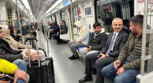 Bakan Uraloğlu, İstanbul Havalimanı'na GayrettepeKağıthane metrosuyla gitti