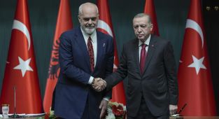 Cumhurbaşkanı Erdoğan: Ticaret hacmini hedefimiz 2 milyar dolara çıkarmak