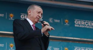 Erdoğan: 35 belediye alacağız diye siyasi bölücülere bu derece teslim olunmaz