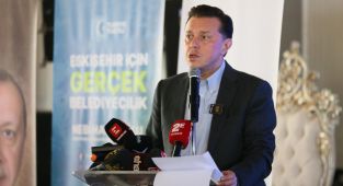 Eskişehir Büyükşehir Belediye Başkan Adayı Hatipoğlu kentsel dönüşüm projelerini anlattı