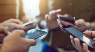 Fransa'da akıllı telefon istilasına karşı resmi adım atıldı