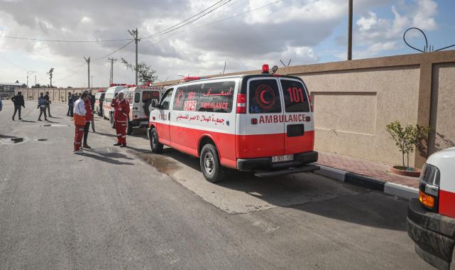 Gazze'de 6 yaşındaki Hind ve onu kurtarmaya giden Kızılay ekibinden haber alınamıyor