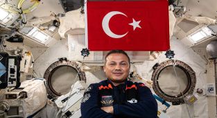 Gezeravcı uzaydan rekorlarla geri dönüyor