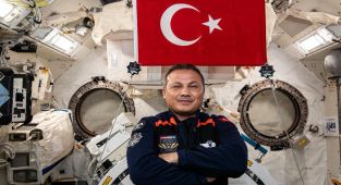 Gezeravcının uzay yolculuğu sona eriyor