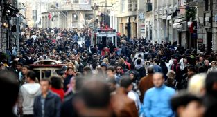 İstanbul nüfusu 252 bin azalsa da 131 ülkeyi geride bıraktı