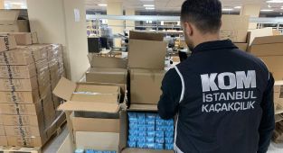 İstanbul'da kaçakçılık operasyonunda 18 bin 325 cep telefonu ele geçirildi