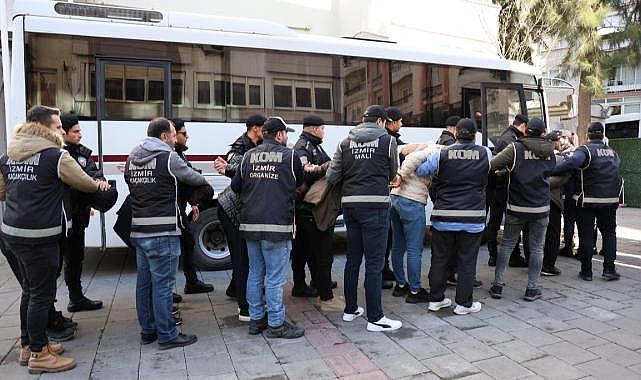 İzmir'de tarihi vurgunda miktar belli oldu: 3 bini aşkın kişiden 5 milyar 123 milyon TL toplamışlar