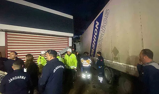 İzmir'deki feci kazada ölü sayısı 3'e yükseldi, 11 kişi yaralandı