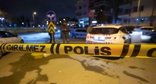 Kimlik kontrolü yapmak isteyen polise saldırı