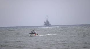 Marmara Denizi'nde batan geminin mürettebatını arama çalışmaları 10. gününde devam ediyor