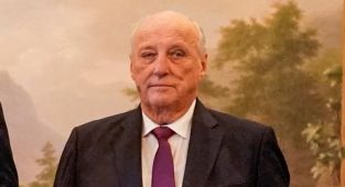 Norveç Kralı 5. Harald, Malezya'da hastaneye kaldırıldı