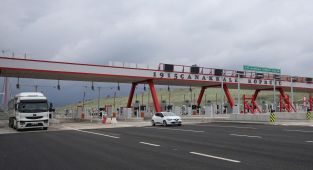 Otoyollarda gişesiz, bariyersiz ulaşıma geçiliyor
