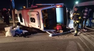 Tekirdağ'da yolcu minibüsü ile otomobil çarpıştı: 15 yaralı