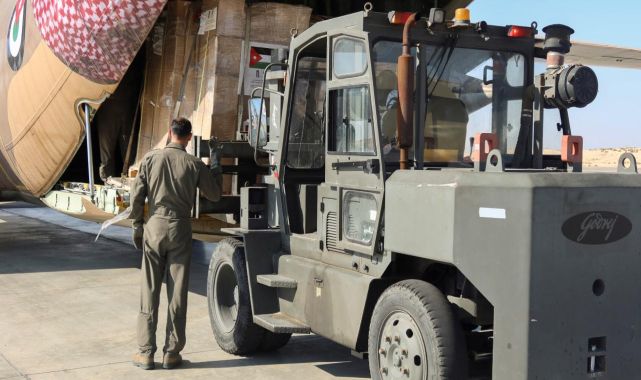 Ürdün, Gazze'ye ulaştırılmak üzere Mısır'a 2 uçak tıbbi yardım gönderdi