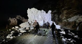 Çatak Pervari kara yolu çığ nedeniyle kapandı