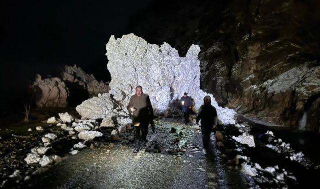 Çatak Pervari kara yolu çığ nedeniyle kapandı