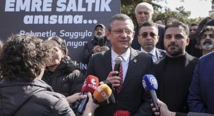 CHP Genel Başkanı Özel, Emre Saltık için düzenlenen anma törenine katıldı